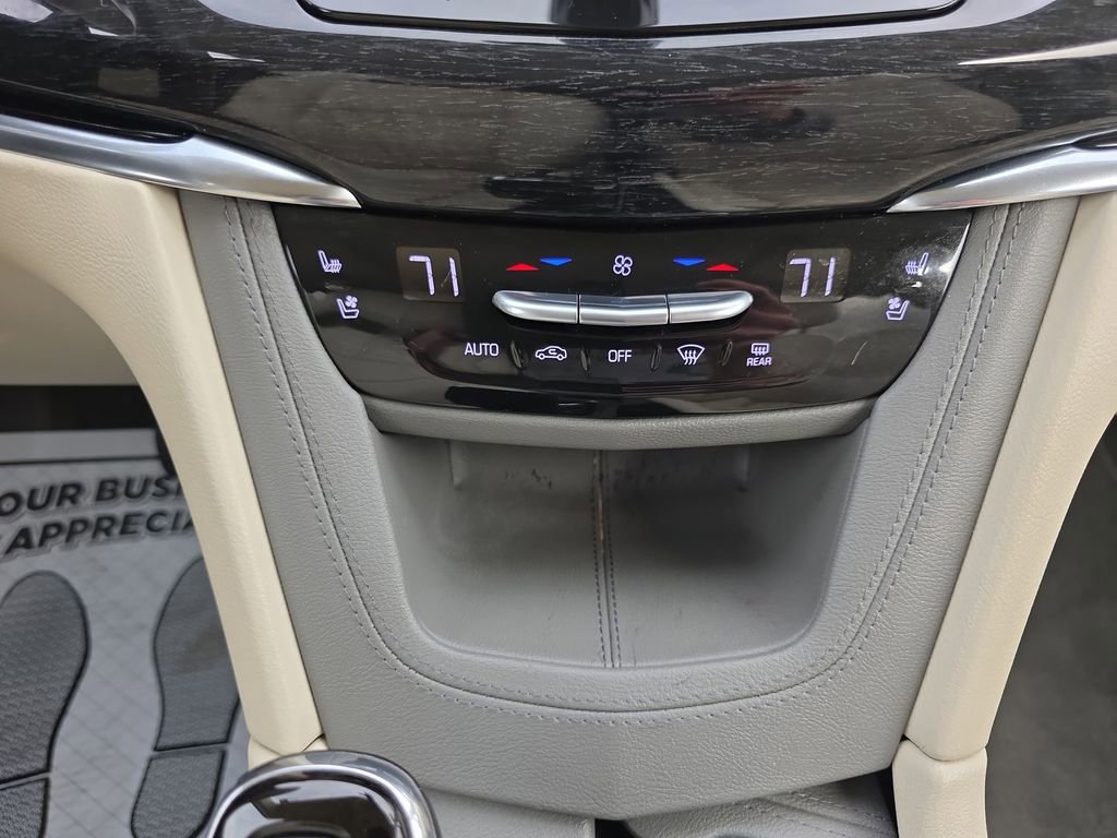 Used 2020 Cadillac XT6 Premium Luxury image 20