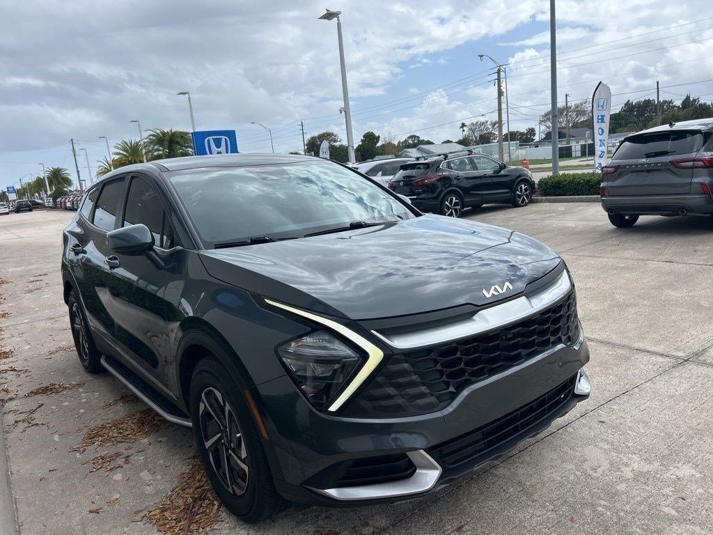 Used 2023 Kia Sportage LX FWD image 3