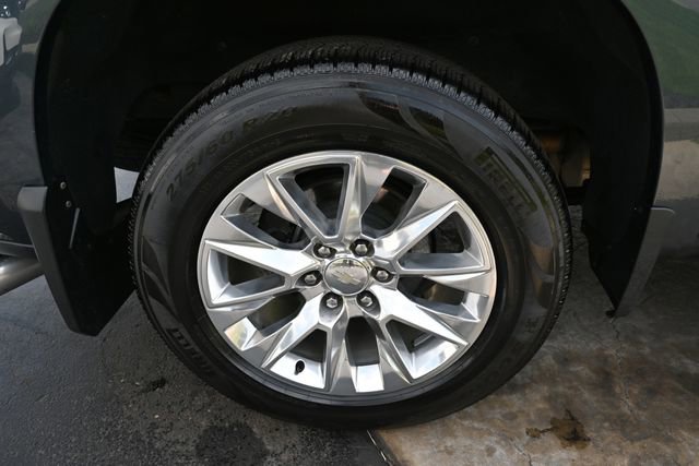 Used 2020 Chevrolet Silverado 1500 LTZ w/ LTZ Premium Package AWD/4WD image 12