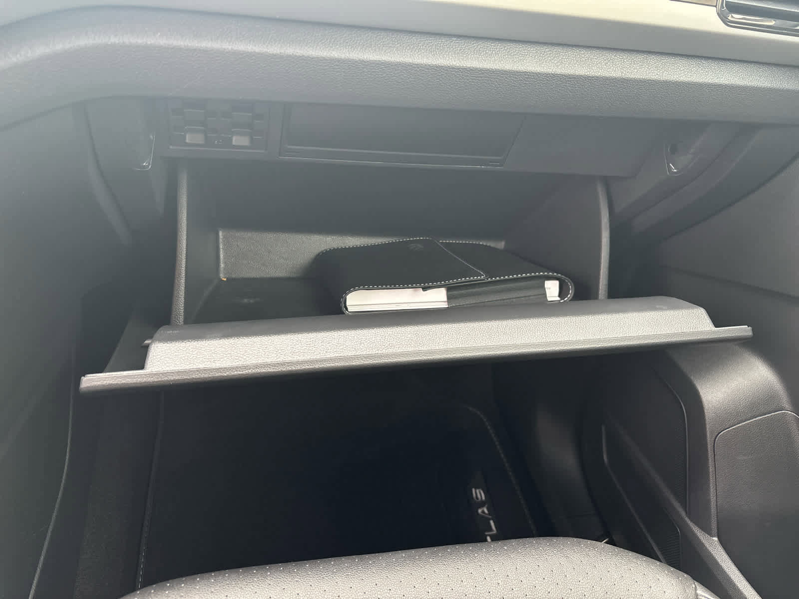 Used 2023 Volkswagen Atlas SE image 23