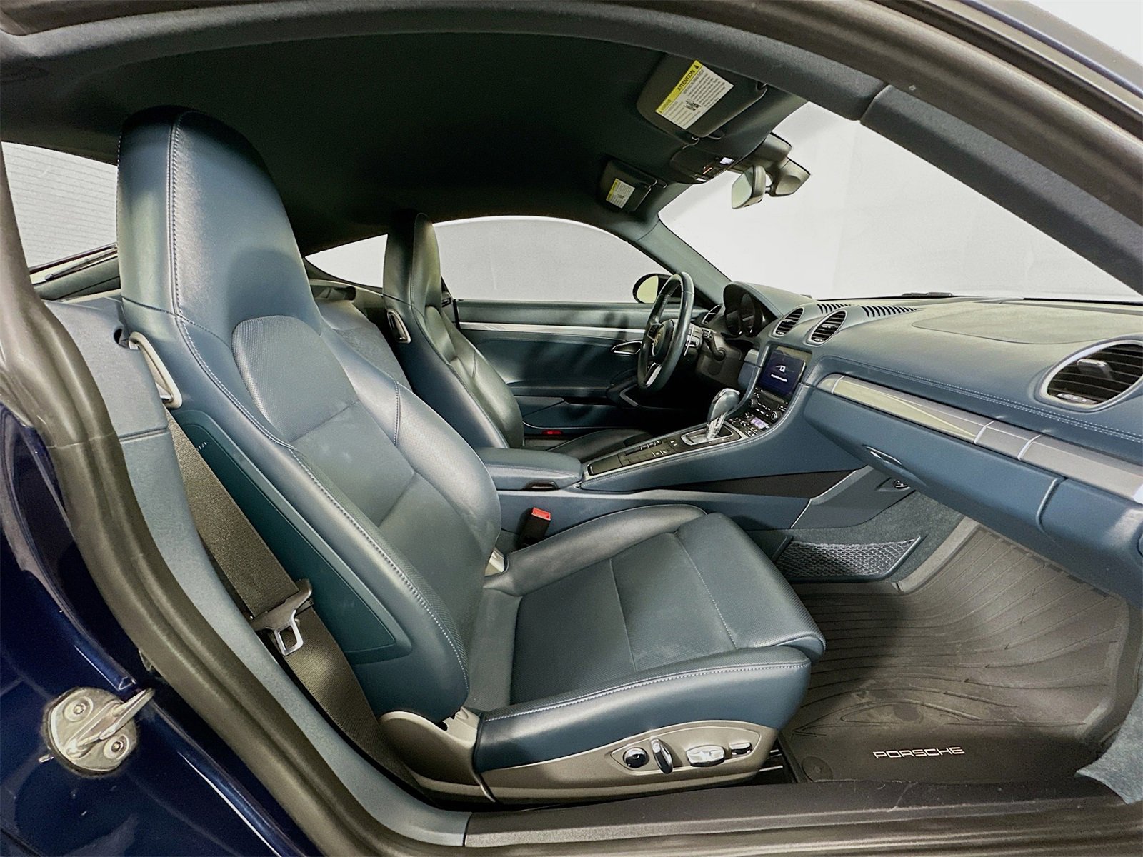 Used 2018 Porsche 718 Cayman image 25