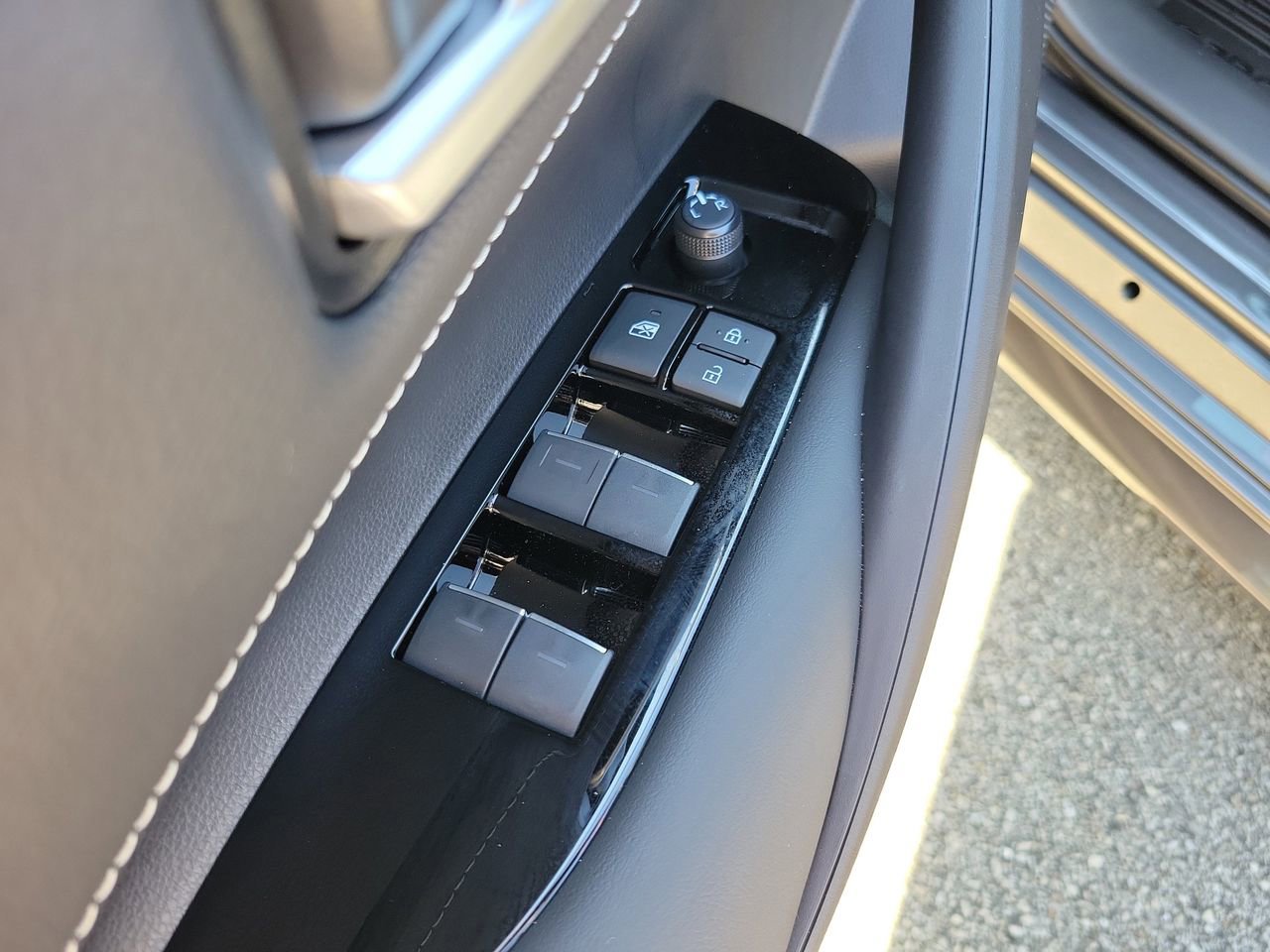 New 2026 Toyota Corolla SE FWD image 14