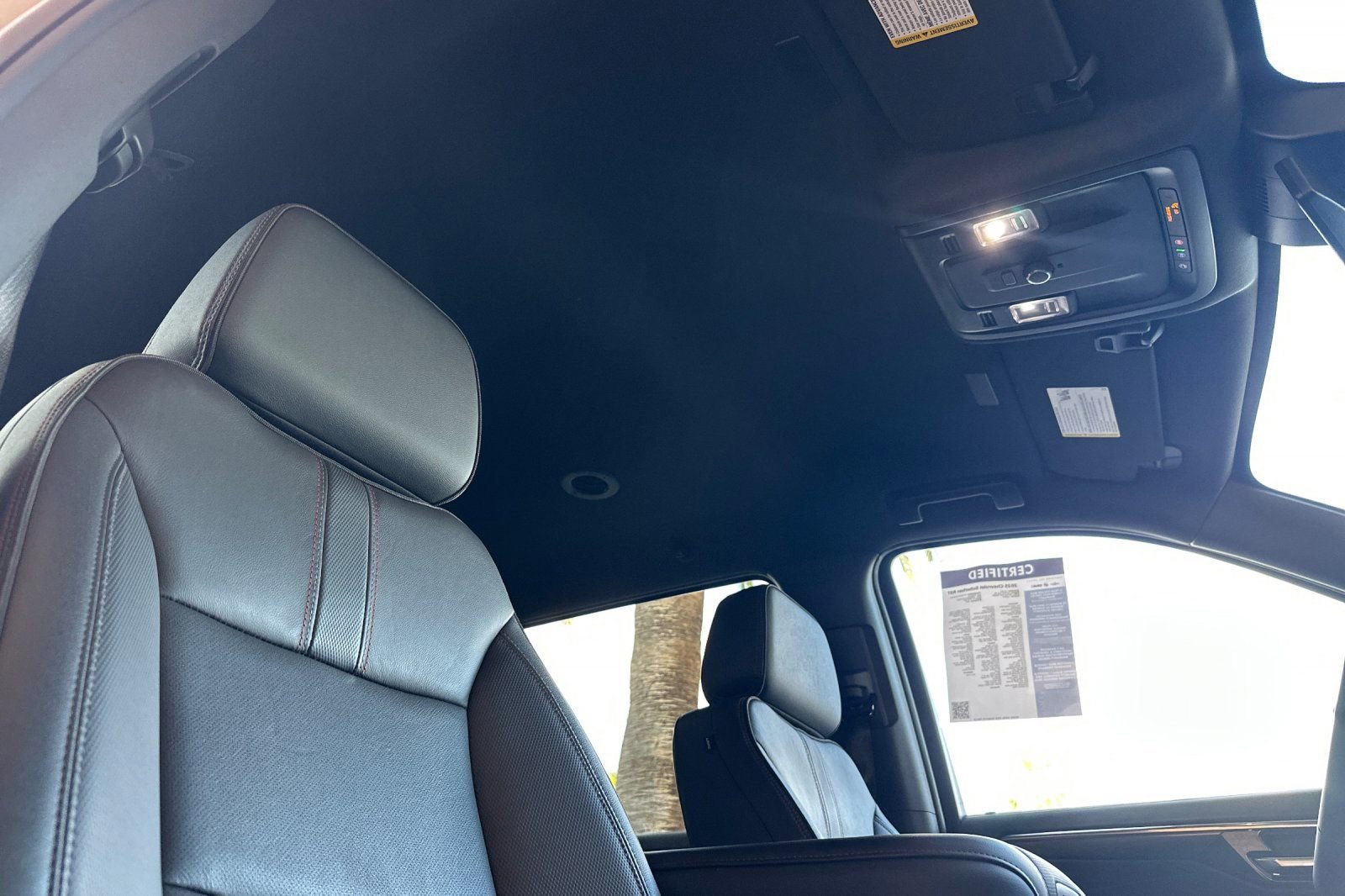 Certified 2025 Chevrolet Suburban RST image 19