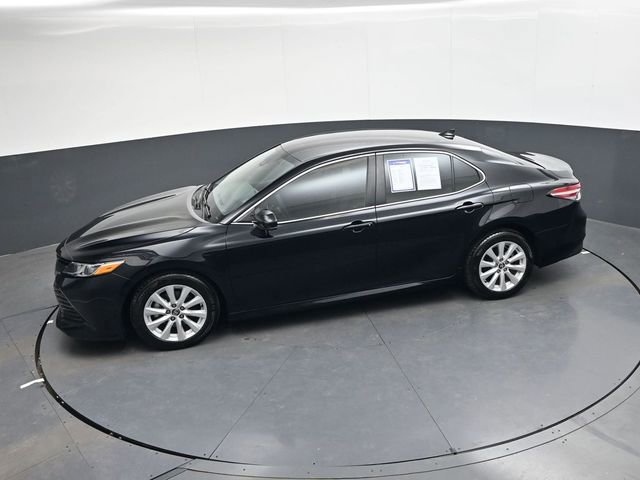 Used 2020 Toyota Camry LE image 20