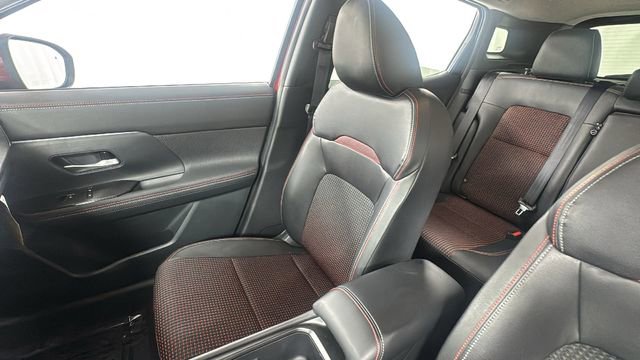 Certified 2025 Nissan Kicks SR image 13