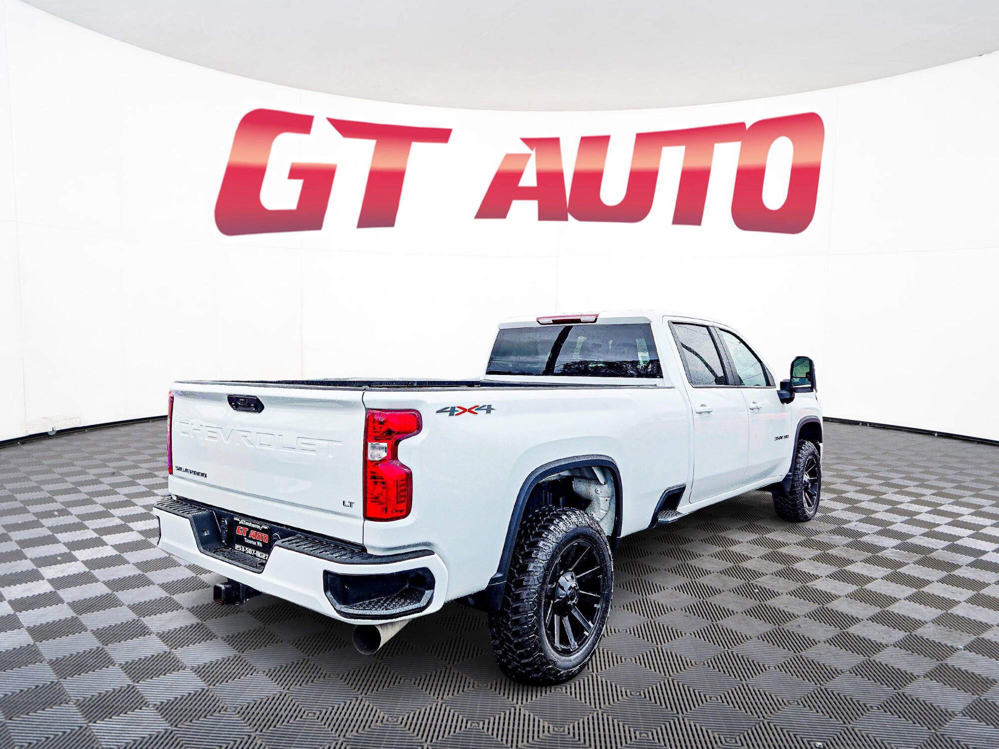 Used 2024 Chevrolet Silverado 3500 LT image 7