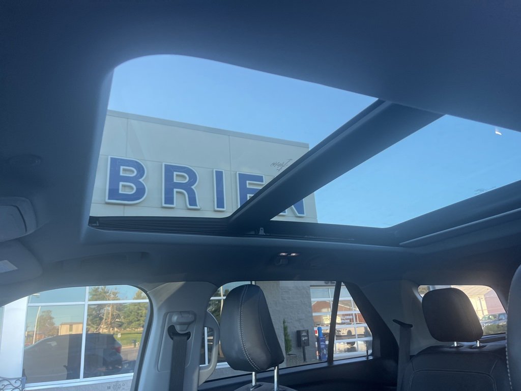 Used 2022 Ford Explorer XLT w/ Equipment Group 202A image 19