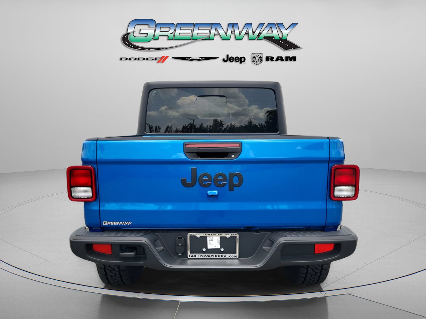 Used 2025 Jeep Gladiator Sport image 2