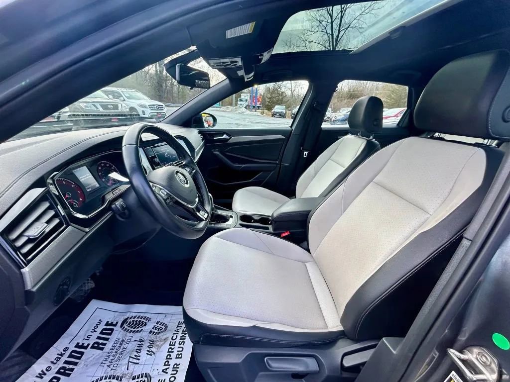 Used 2019 Volkswagen Jetta R-Line image 11