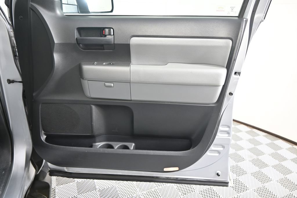 Used 2016 Toyota Sequoia SR5 AWD/4WD image 12