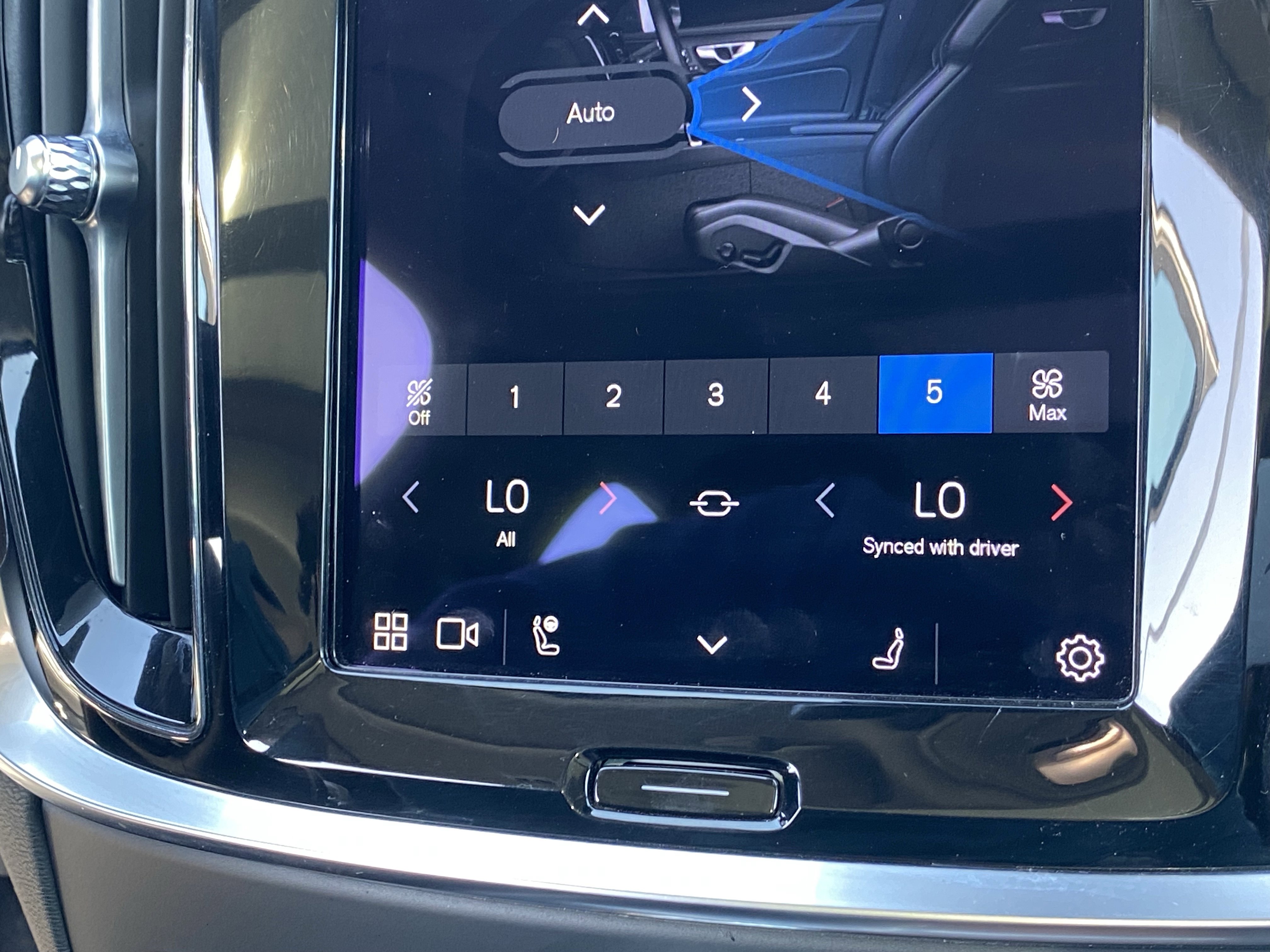 Used 2024 Volvo S60 B5 Plus image 21