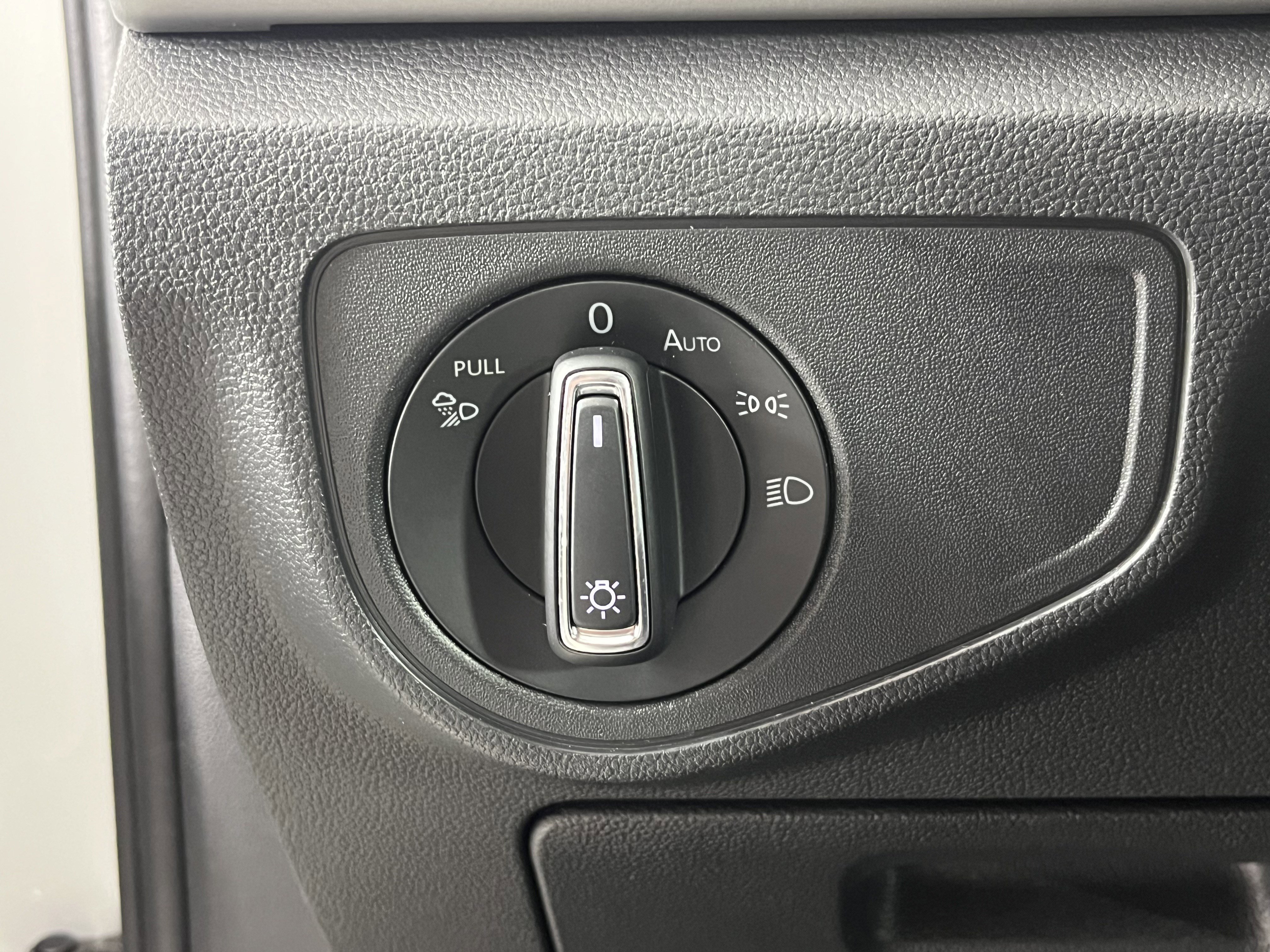 Certified 2023 Volkswagen Atlas SE w/ Black Wheel Package image 20