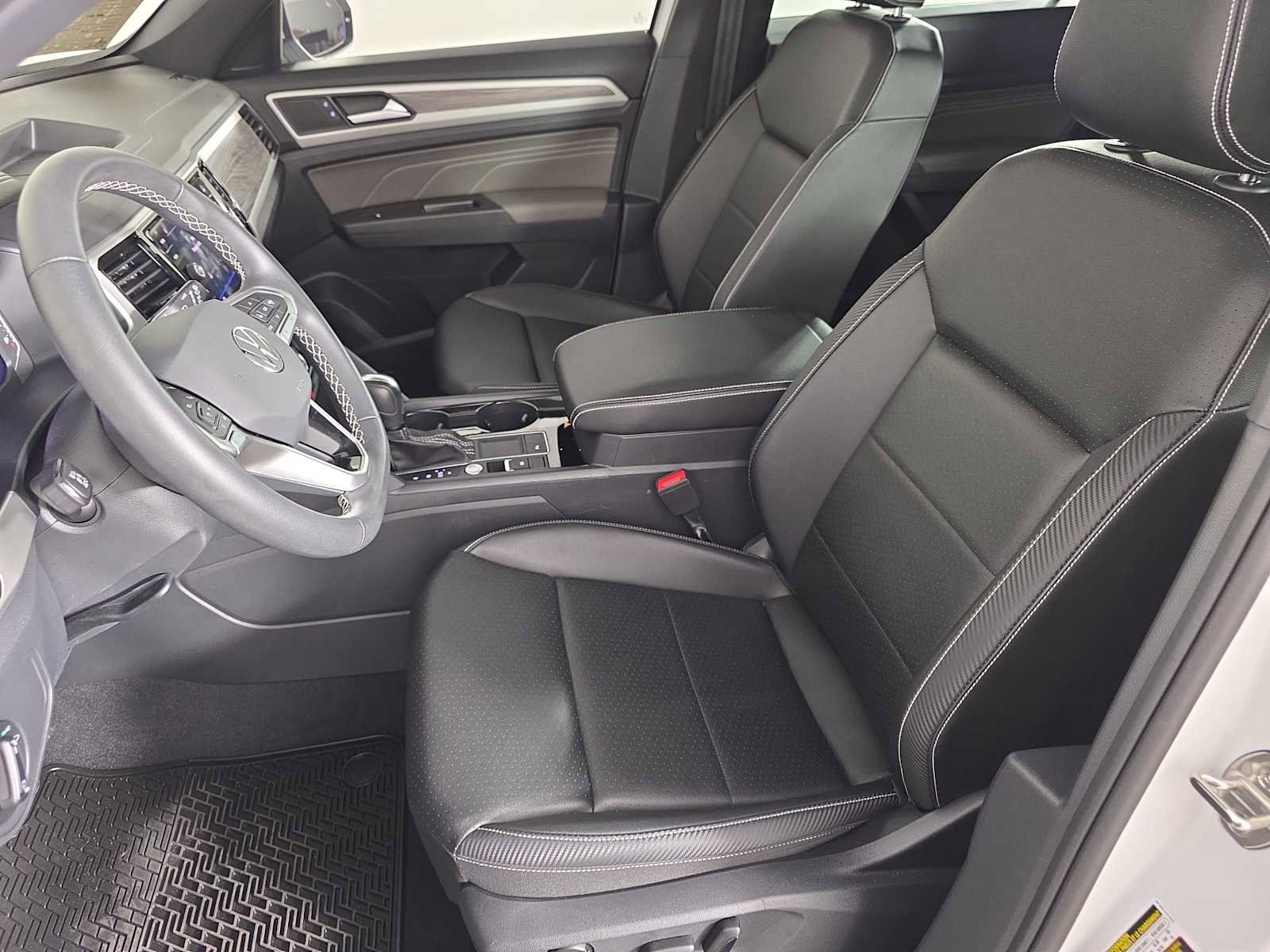 Used 2023 Volkswagen Atlas Cross Sport SE w/ Panoramic Sunroof Package image 23