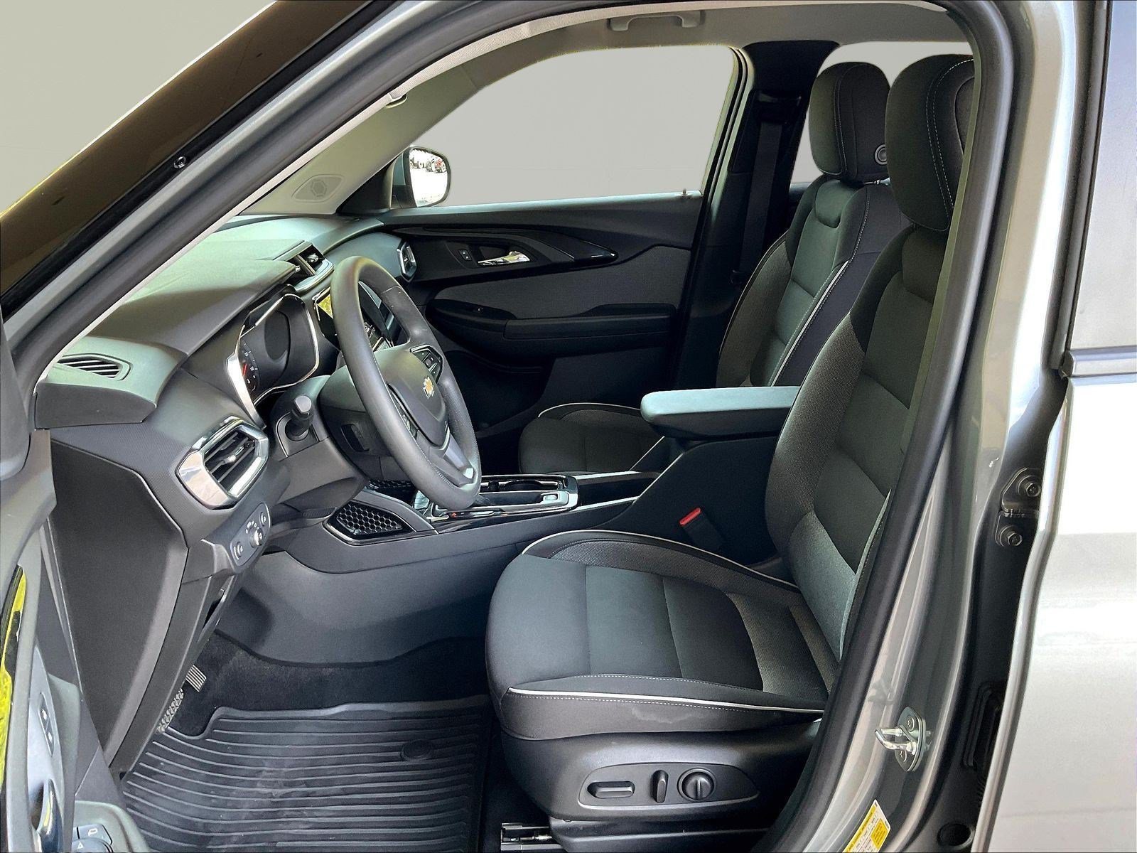 Used 2023 Chevrolet TrailBlazer LT w/ Convenience Package AWD/4WD image 20