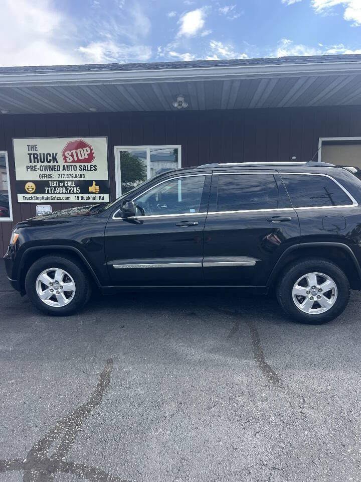 Used 2012 Jeep Grand Cherokee Laredo w/ Laredo E Group AWD/4WD image 2