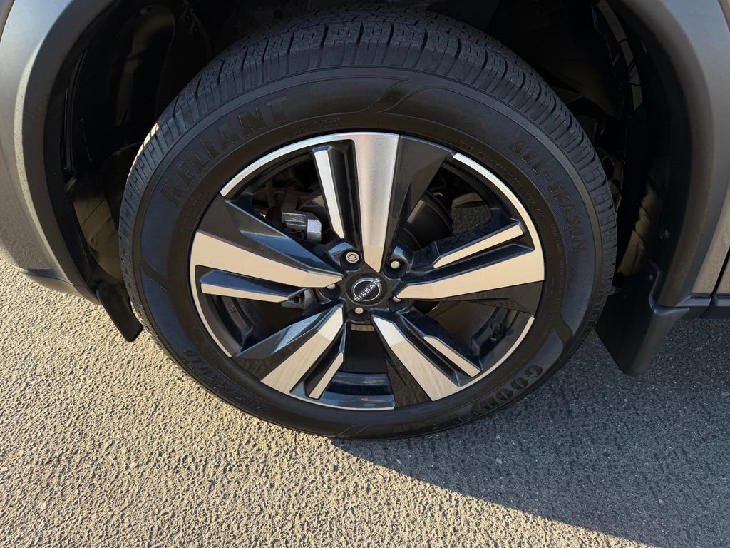 Certified 2023 Nissan Rogue SL w/ SL Premium Package FWD image 9