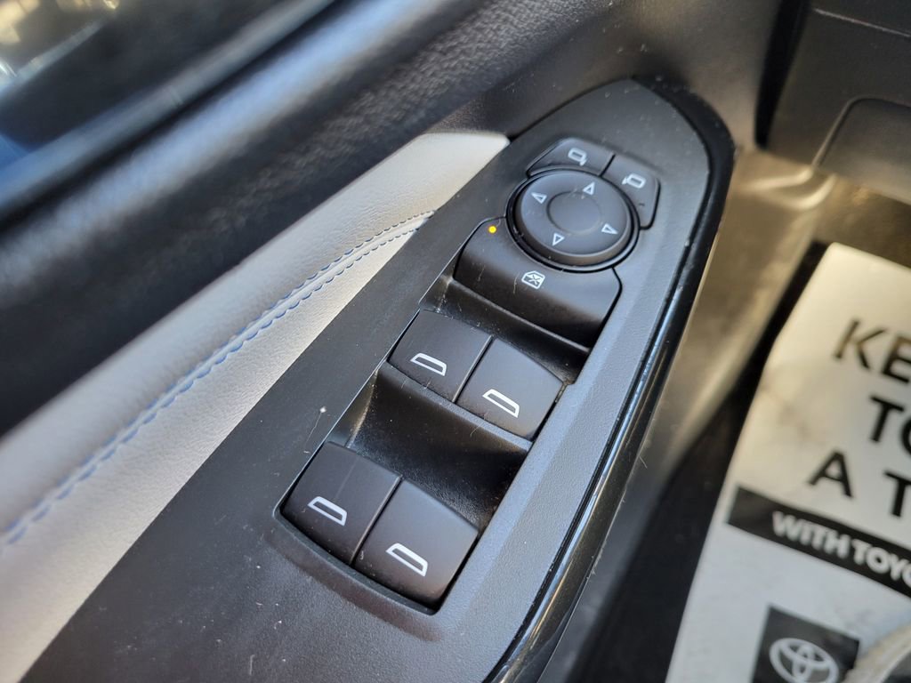 Used 2025 Chevrolet Trax LT w/ LT Convenience Package image 21