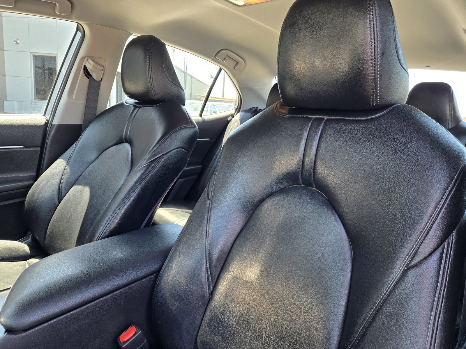 Used 2020 Toyota Camry SE FWD image 16