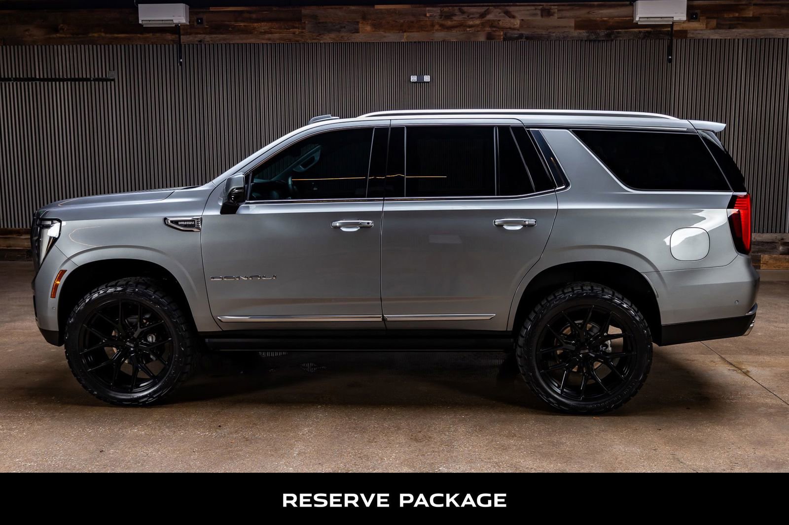 Used 2025 GMC Yukon Denali w/ Denali Reserve Package image 6