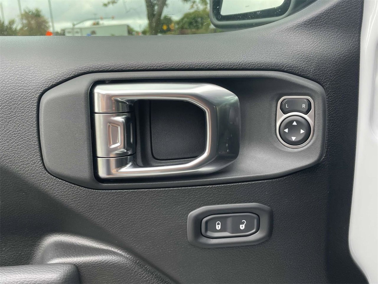 New 2025 Jeep Gladiator Sport image 27