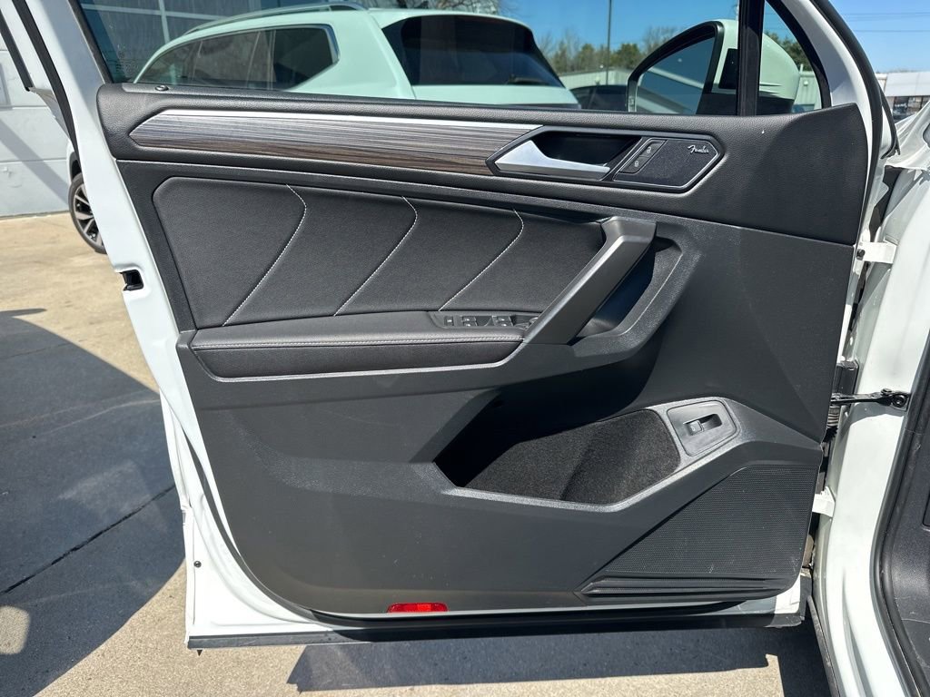 Used 2022 Volkswagen Tiguan SEL R-Line image 12