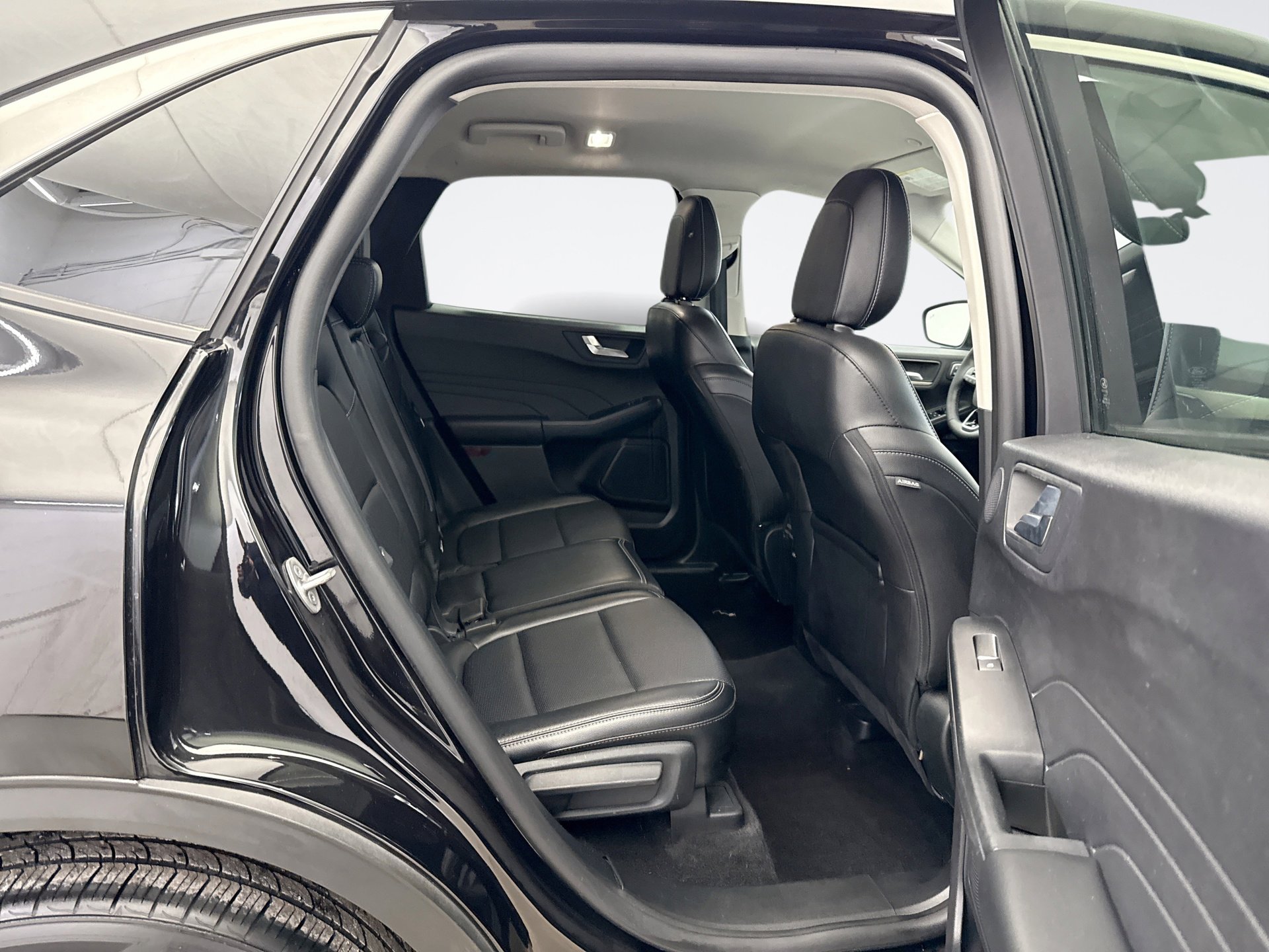 Used 2022 Ford Escape SEL w/ Technology Package image 17