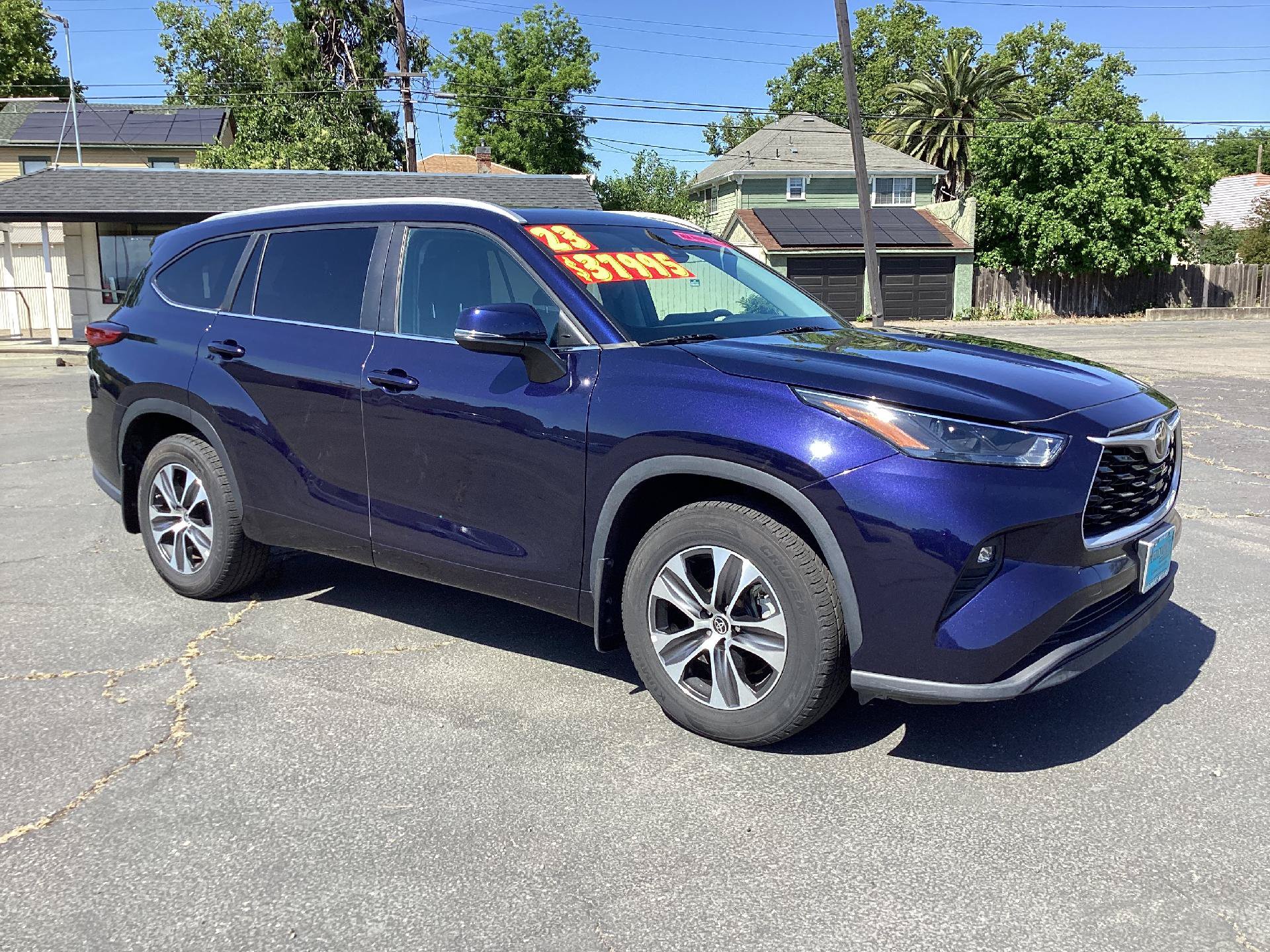 Used 2023 Toyota Highlander XLE