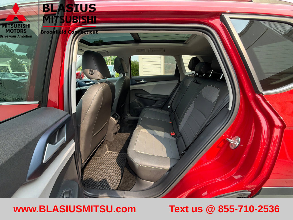 Used 2024 Volkswagen Taos SE w/ Panoramic Sunroof Package AWD/4WD image 37