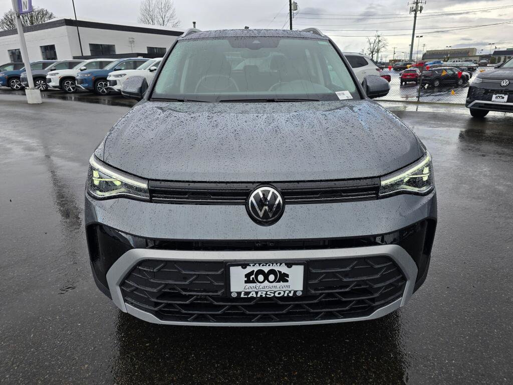 New 2026 Volkswagen Taos SE image 9