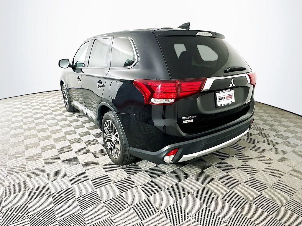 Used 2018 Mitsubishi Outlander ES image 6