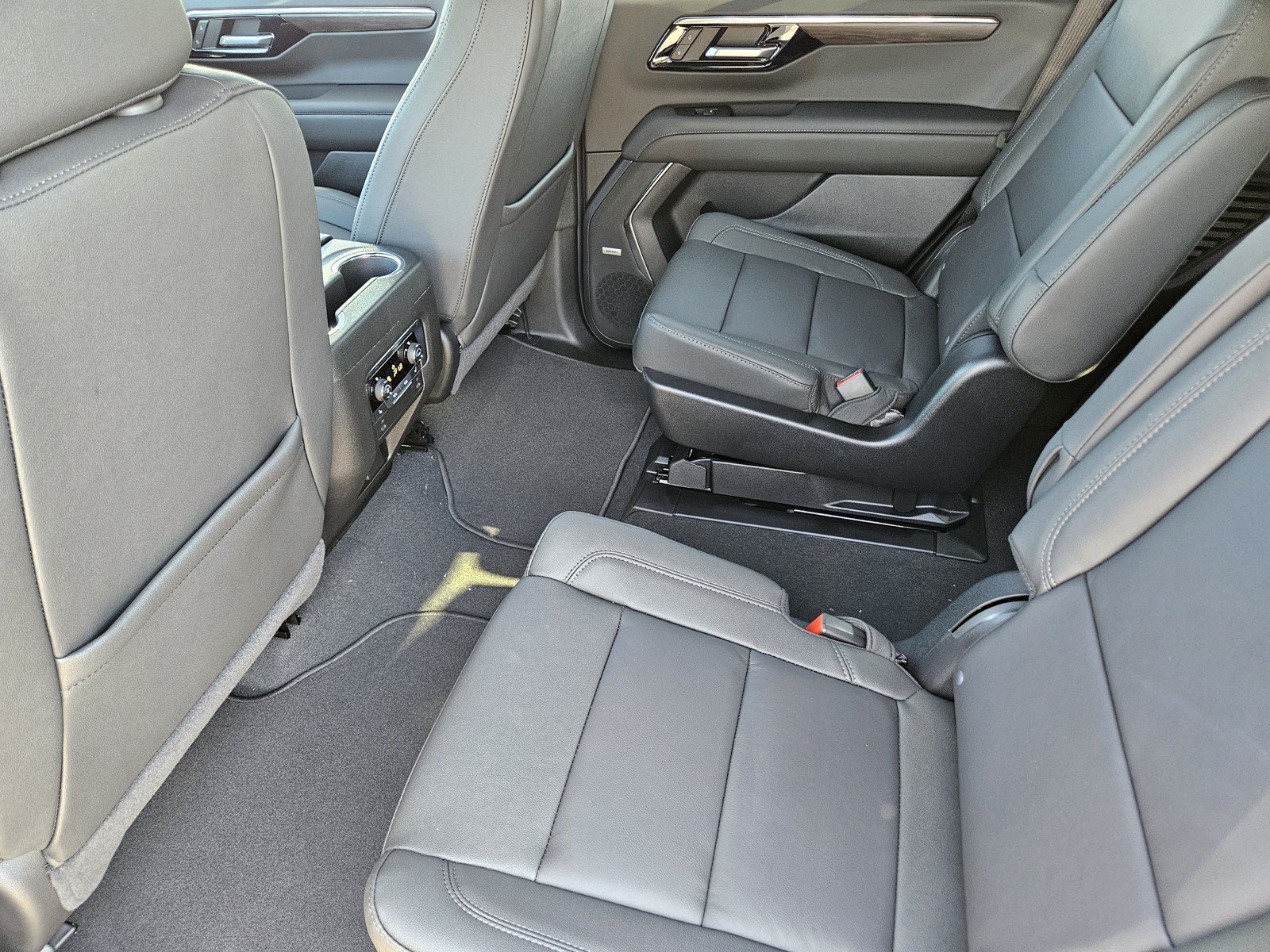 New 2027 Chevrolet Tahoe LT w/ Comfort Package RWD image 20