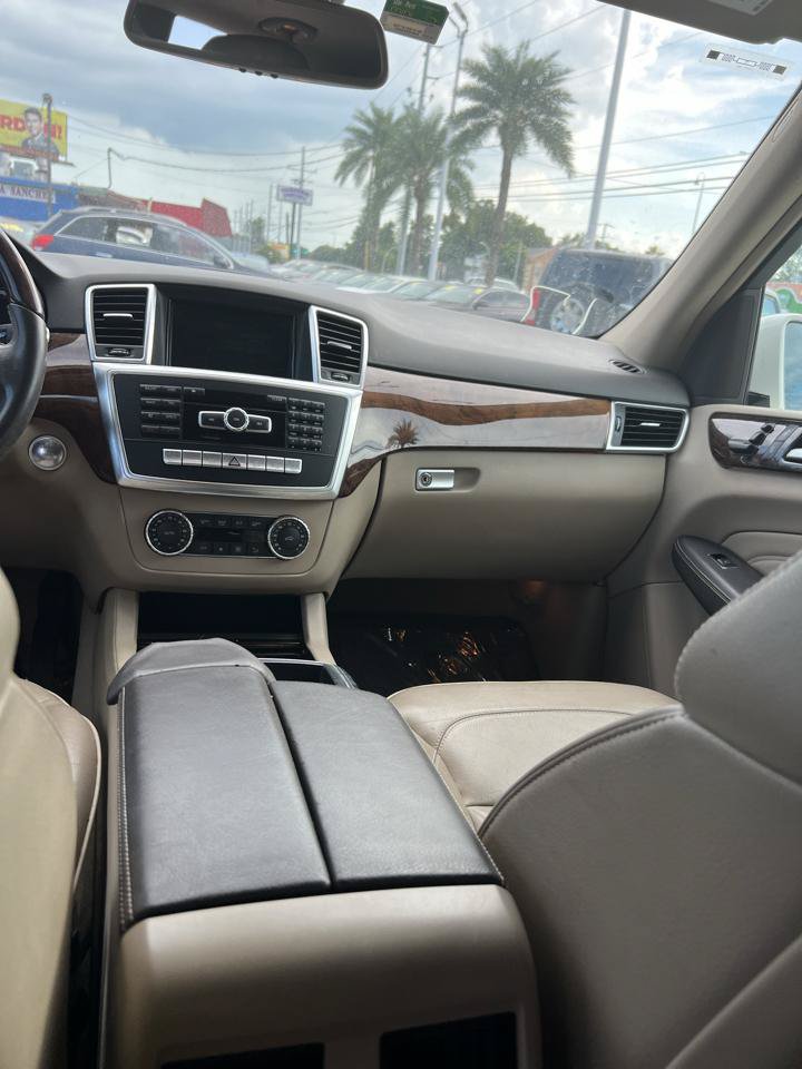 Used 2014 Mercedes-Benz ML 350 BlueTEC 4MATIC image 9