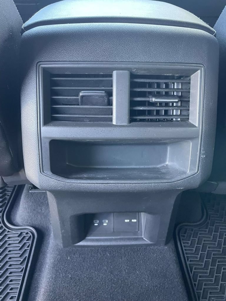 Certified 2022 Volkswagen Atlas Cross Sport SE FWD image 11