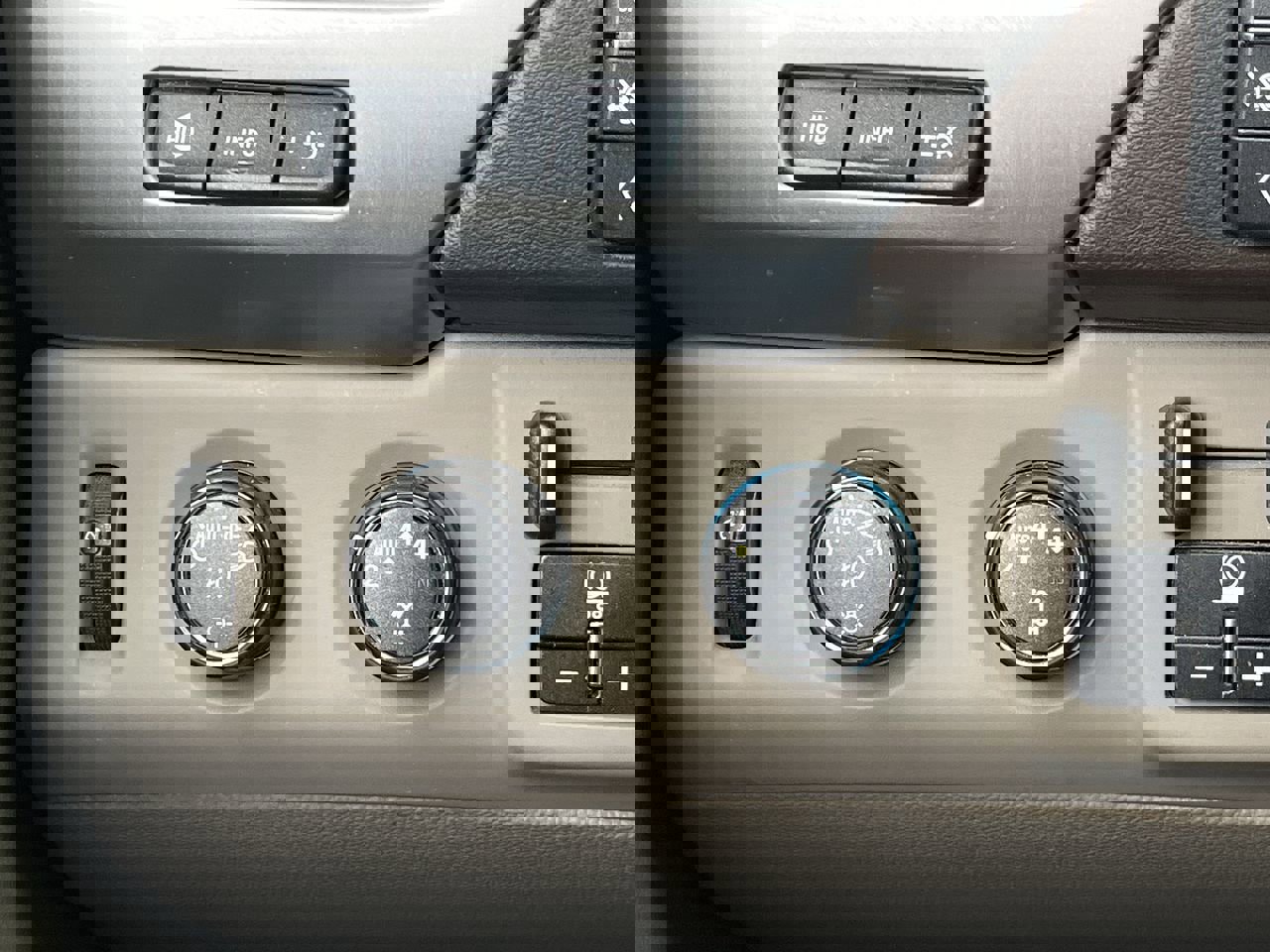 Used 2019 Chevrolet Suburban Premier image 25