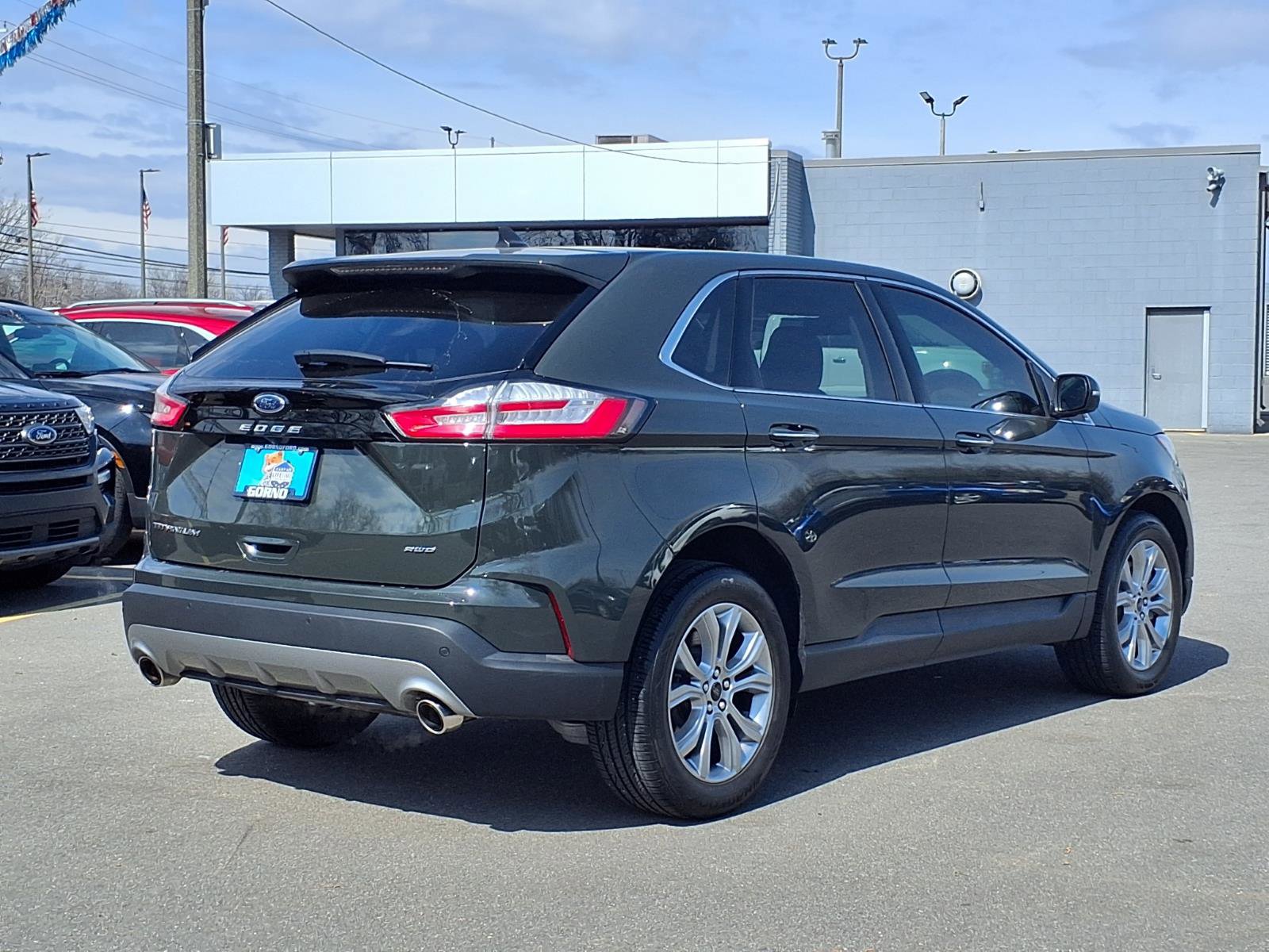Used 2024 Ford Edge Titanium image 2