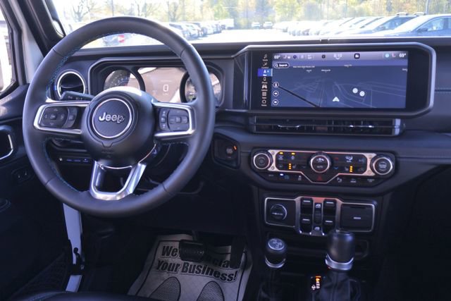 Used 2024 Jeep Wrangler High Altitude AWD/4WD image 21