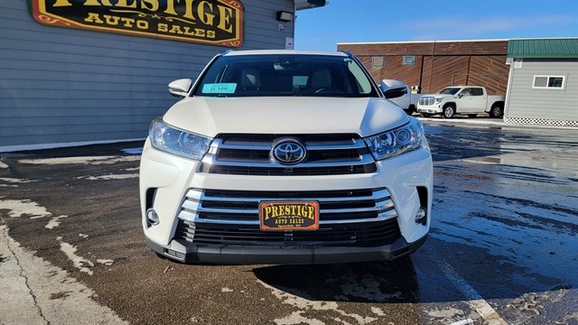 Used 2019 Toyota Highlander Limited AWD image 2