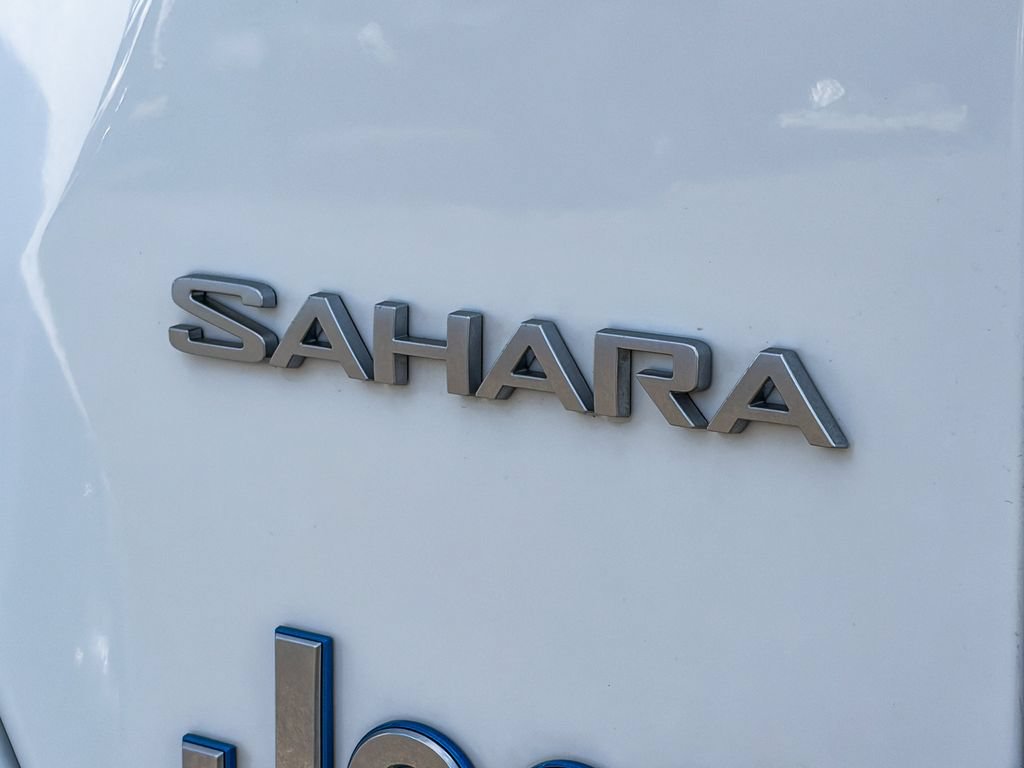Used 2023 Jeep Wrangler Unlimited Sahara AWD/4WD image 11