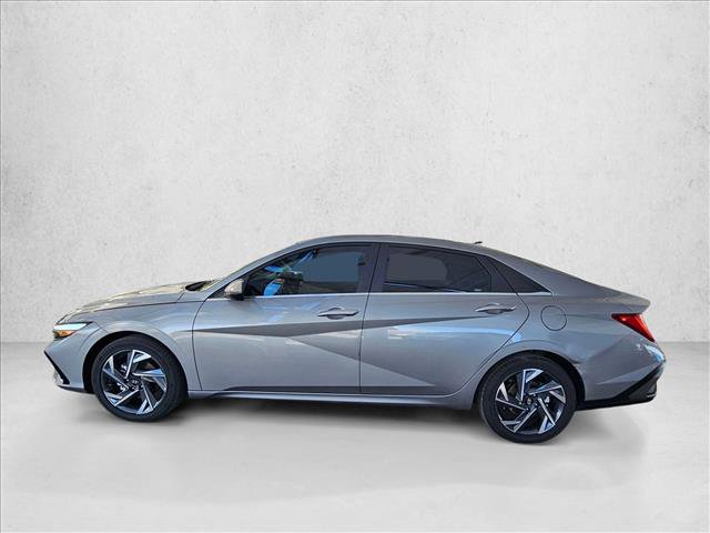 Used 2025 Hyundai Elantra Limited FWD image 9