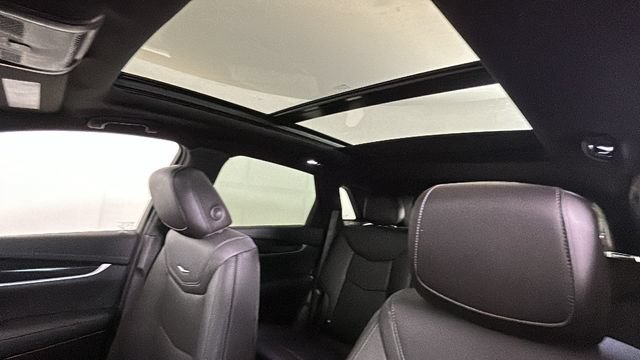 Used 2021 Cadillac XT5 Premium Luxury FWD image 12