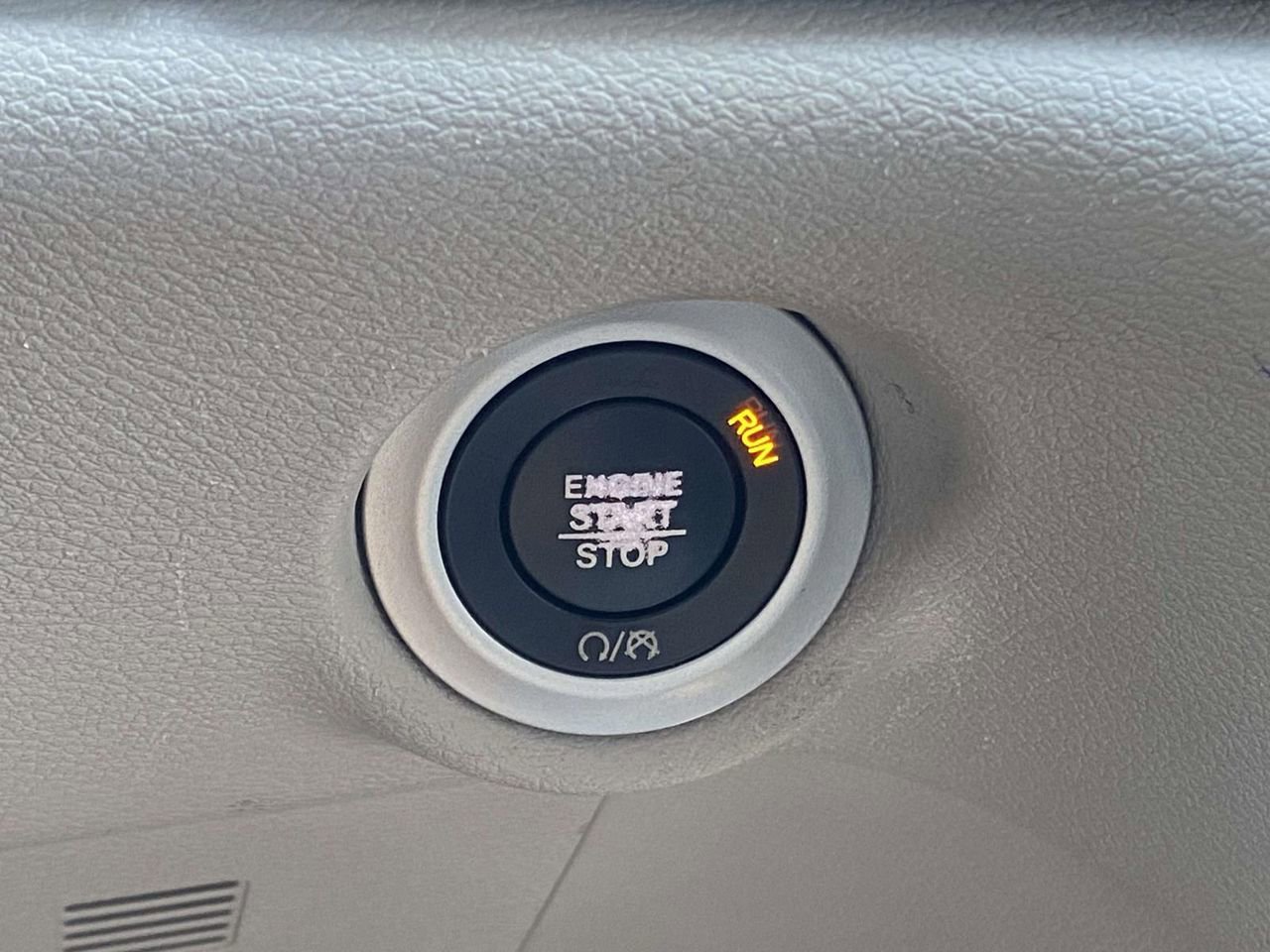 Used 2021 Chrysler Voyager Lxi FWD image 22