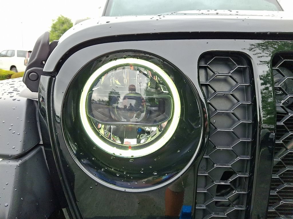 Used 2023 Jeep Wrangler Unlimited w/ Sun & Screen Package AWD/4WD image 9