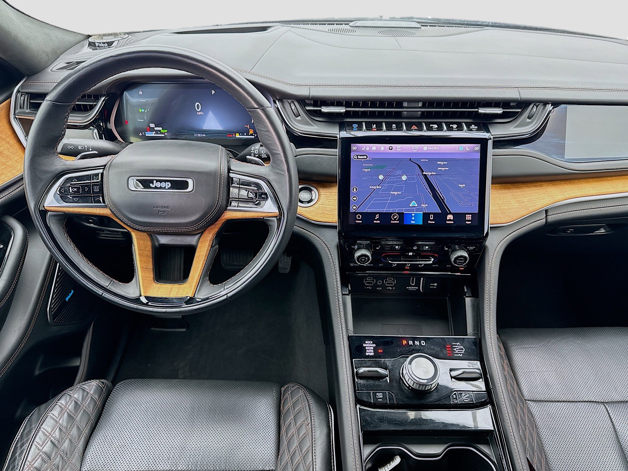 Used 2022 Jeep Grand Cherokee Summit AWD/4WD image 15