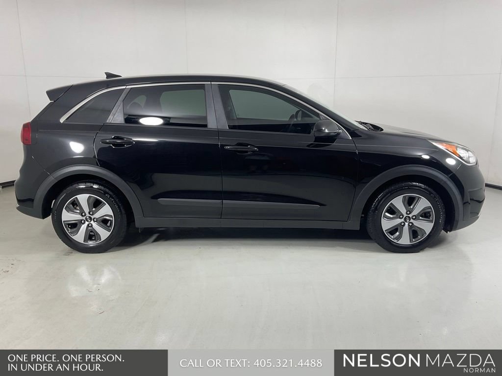 Used 2017 Kia Niro FE FWD image 5