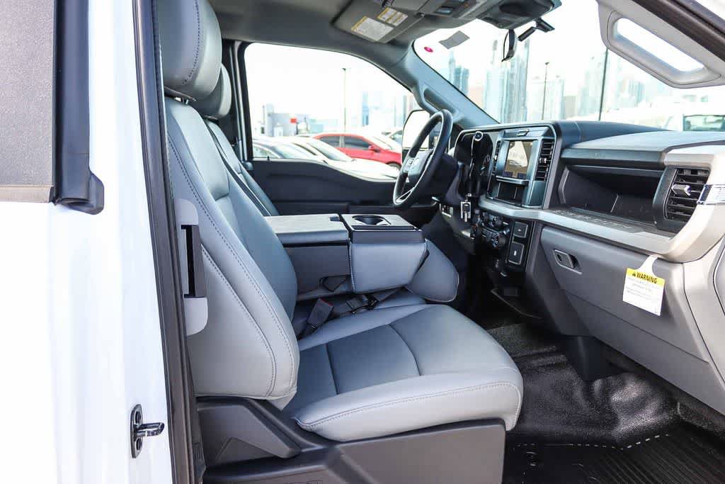 New 2026 Ford F250 XL w/ XL Chrome Package RWD image 16