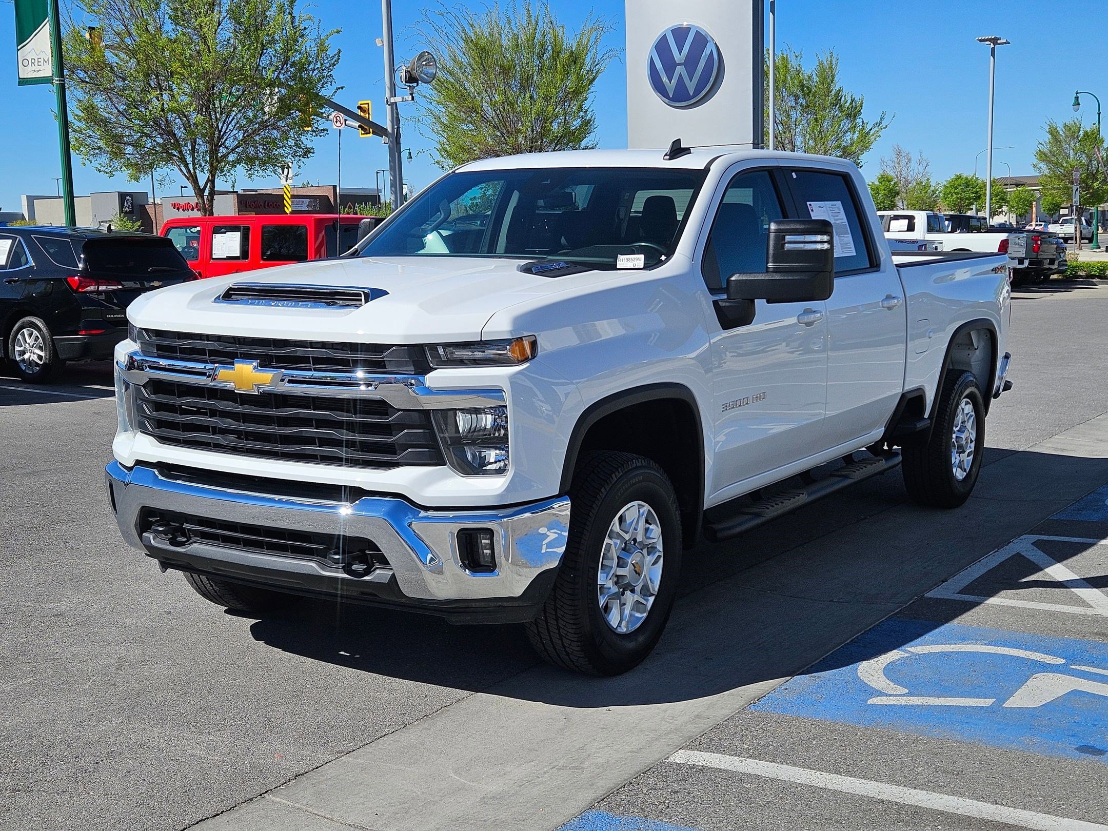 Used 2024 Chevrolet Silverado 3500 LT w/ Convenience Package image 11