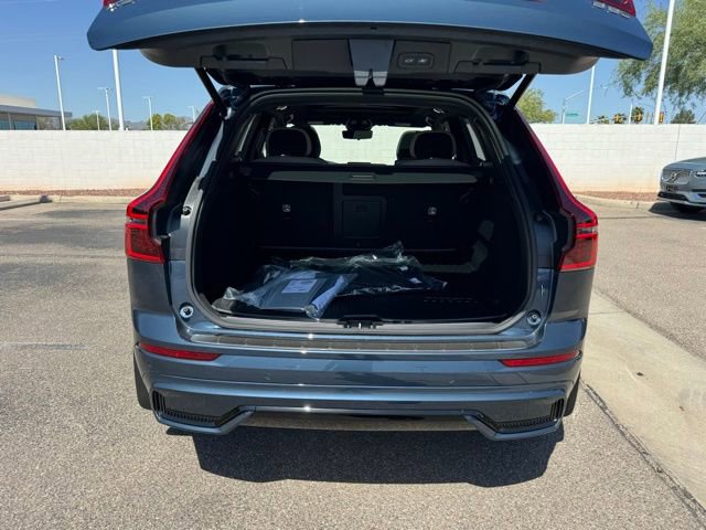 New 2026 Volvo XC60 B5 Plus w/ Climate Package image 6