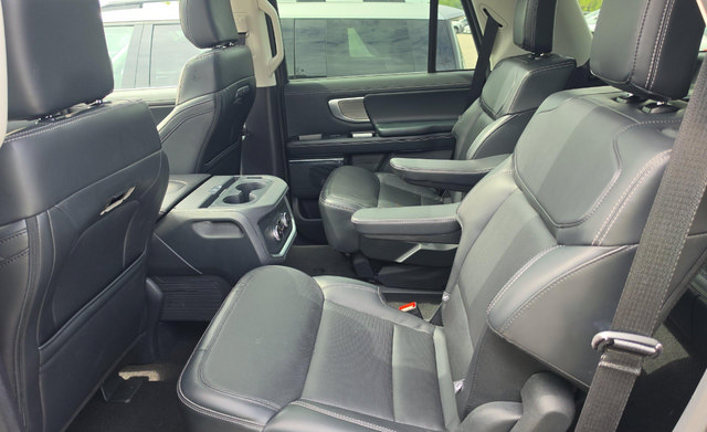 Used 2025 Ford Expedition Platinum AWD/4WD image 13