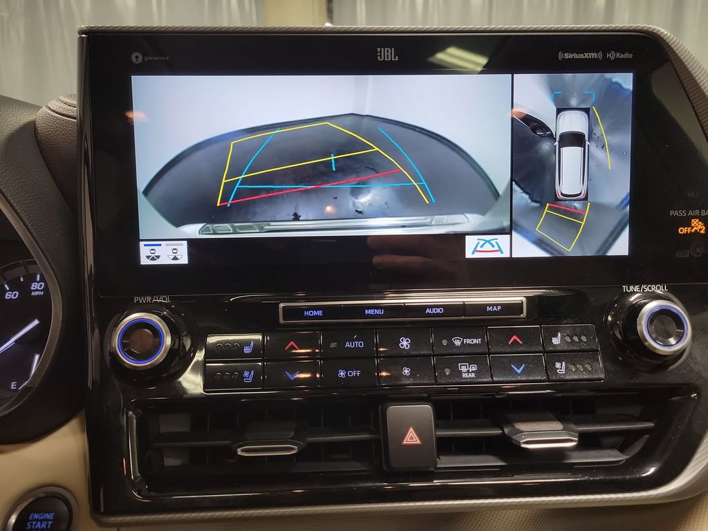 Used 2020 Toyota Highlander Platinum AWD/4WD image 22