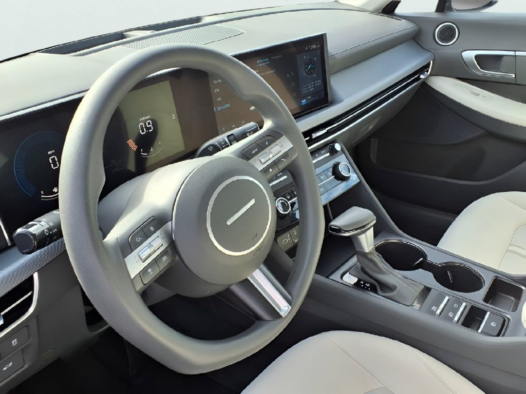 Used 2026 Hyundai Sonata SE FWD image 15